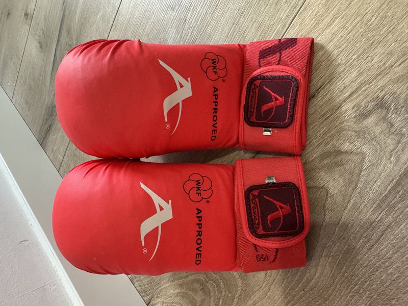 Karate handschoenen WKF approved Arawaza Rood